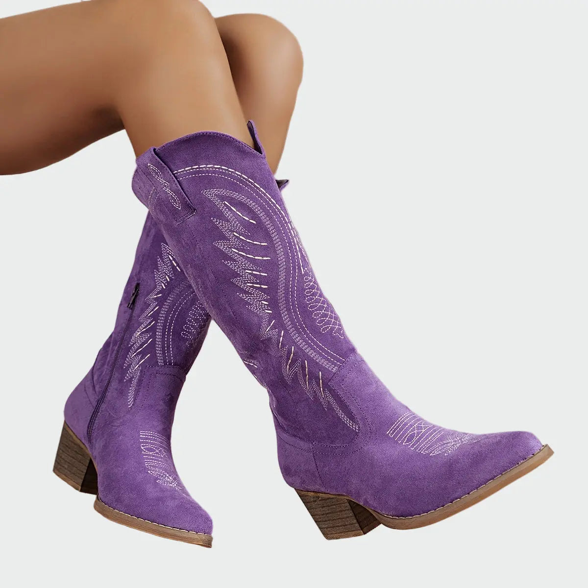Botas western bordadas con estilo Alba Madrid