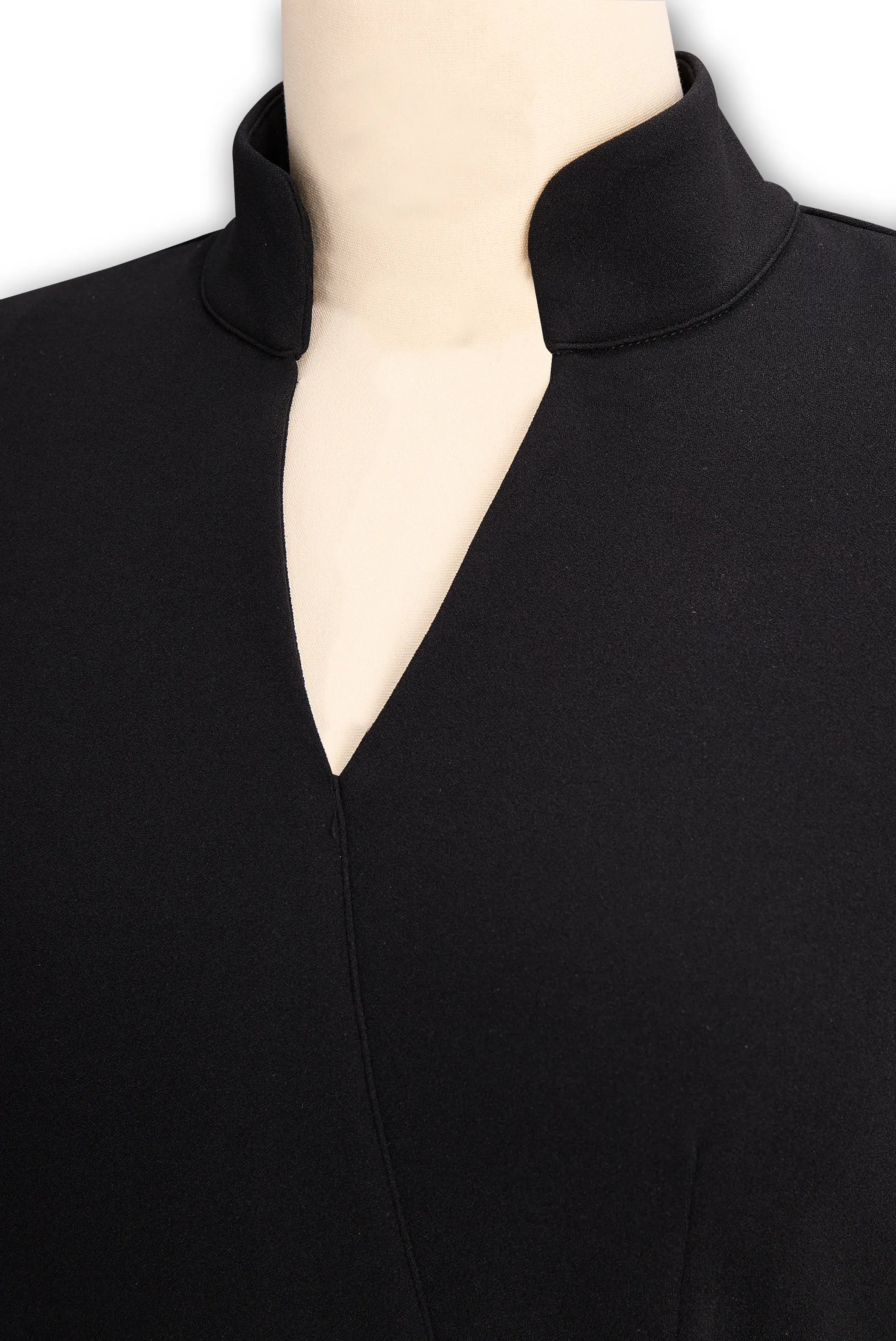Nora | Vestido Negro con Cinturón y Cuello Mandarin Alba Madrid