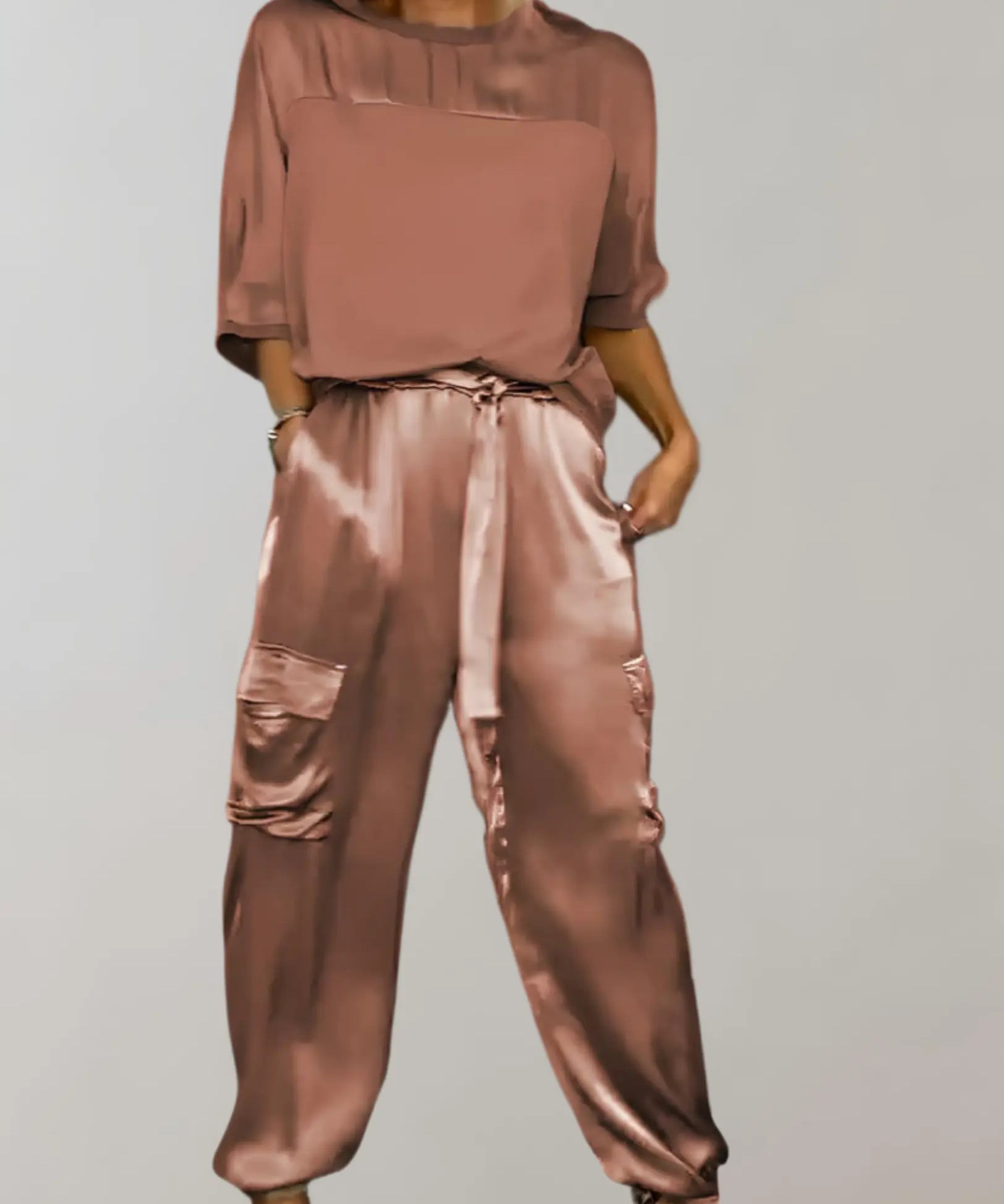 Alicia |  Conjunto de Lounge Cargo Suave como la Seda Alba Madrid