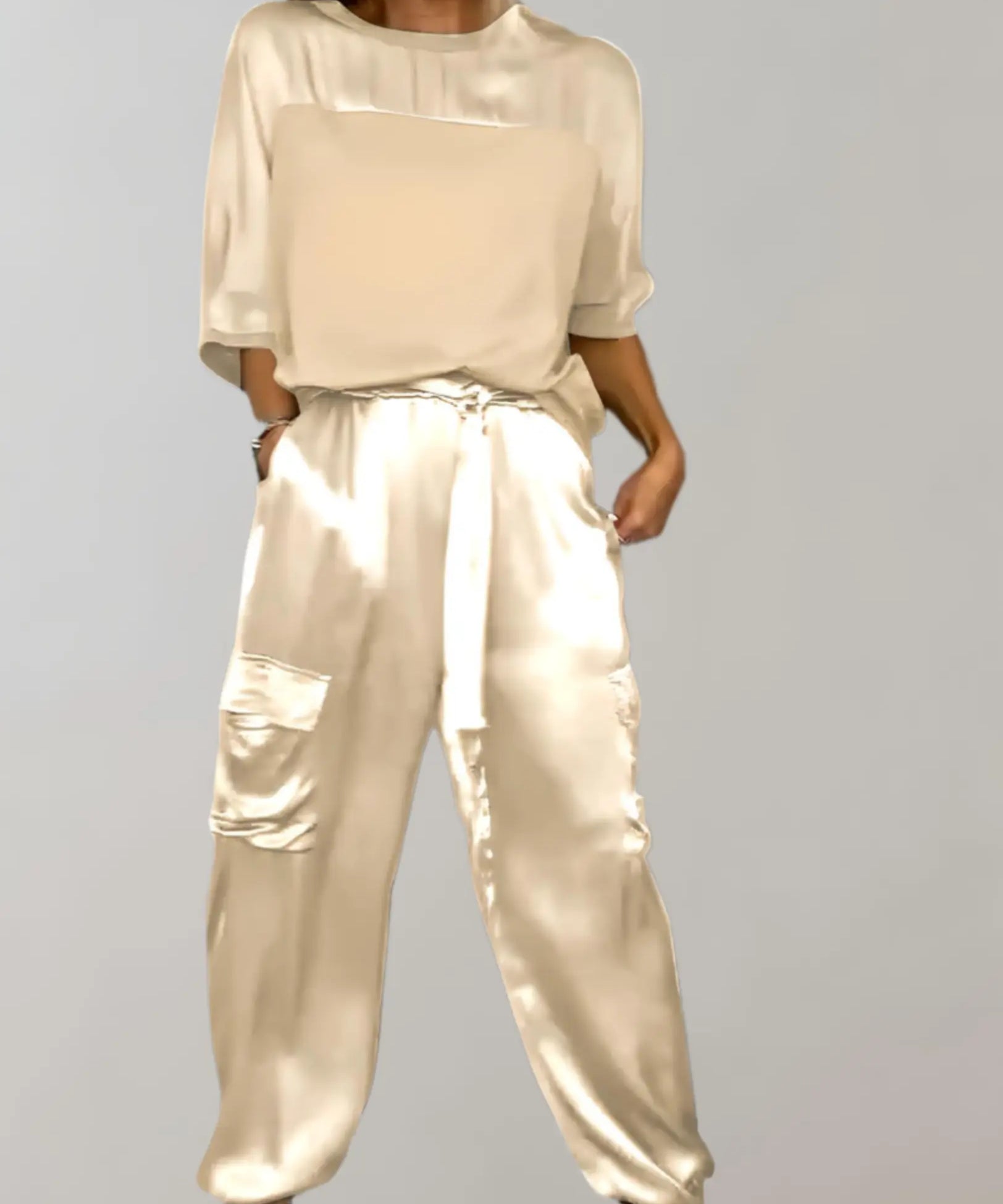 Alicia |  Conjunto de Lounge Cargo Suave como la Seda Alba Madrid