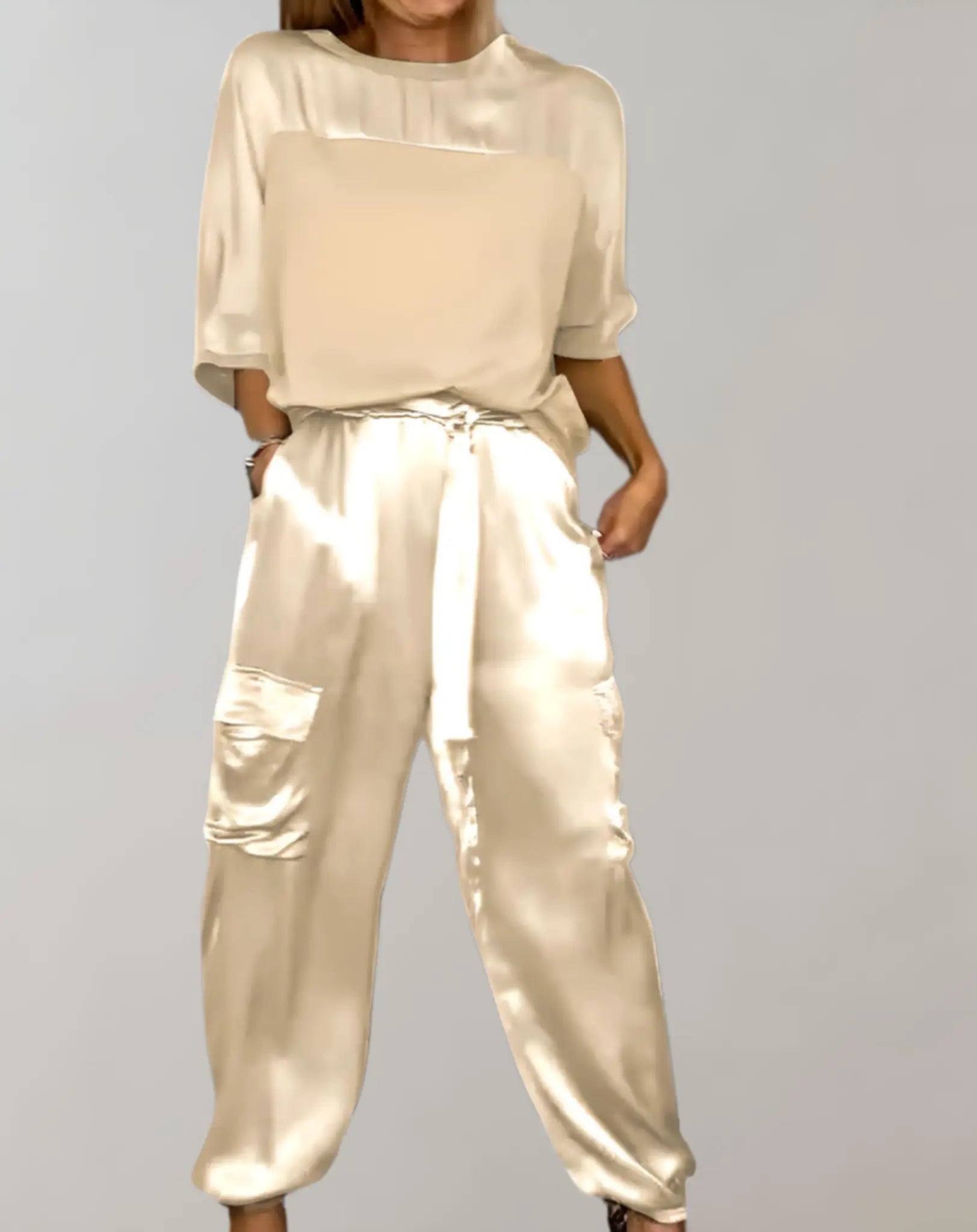 Alicia |  Conjunto de Lounge Cargo Suave como la Seda Alba Madrid