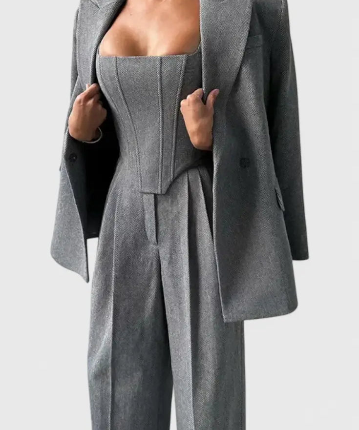 Evena Traje de Pantalón para una Elegancia Confiada Alba Madrid