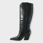 Botas con estampado de cocodrilo y elegante tacón Alba Madrid