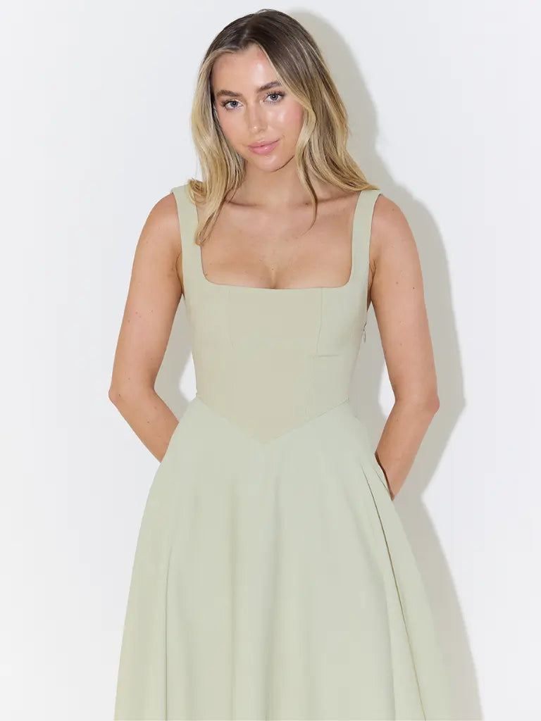 Valeria | Elegancia y Estilo para cada ocasión Alba Madrid