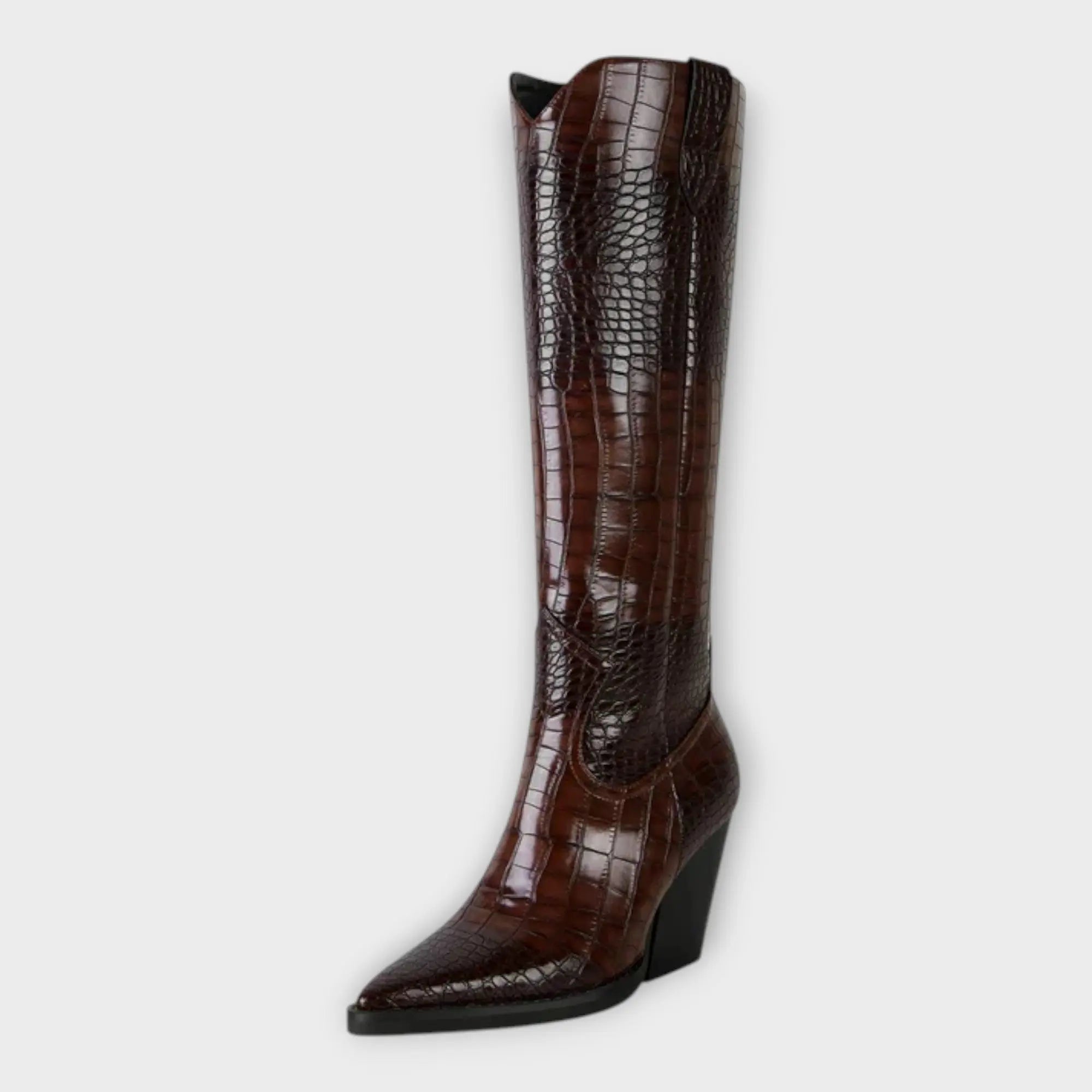 Botas con estampado de cocodrilo y elegante tacón Alba Madrid