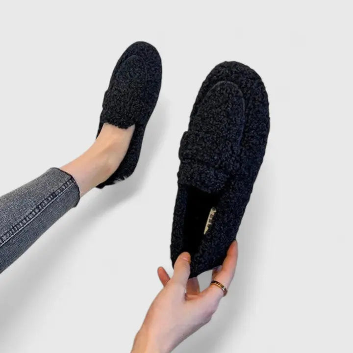 Solenne | Zapatillas Cálidas con Diseño Elegante Alba Madrid