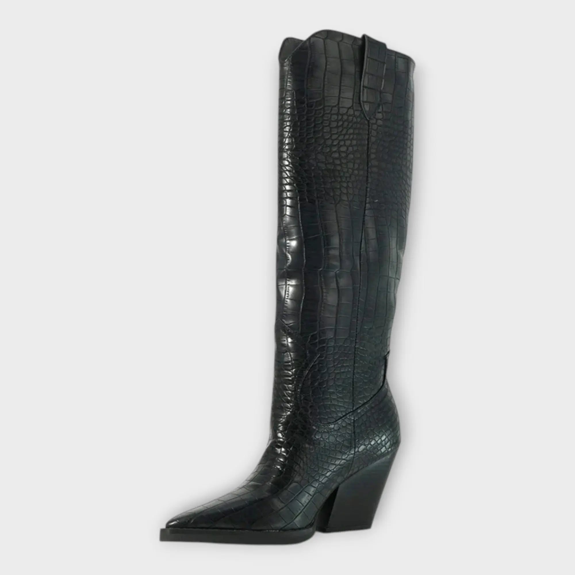 Botas con estampado de cocodrilo y elegante tacón Alba Madrid