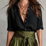 Carmen | Conjunto de dos piezas: camiseta negra y falda midi verde oliva Alba Madrid