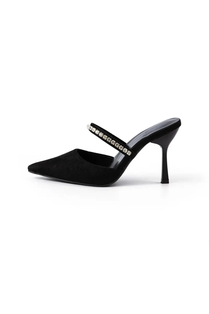 Zapatos de tacón con punta afilada decorados con cristales Alba Madrid
