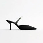 Zapatos de tacón con punta afilada decorados con cristales Alba Madrid