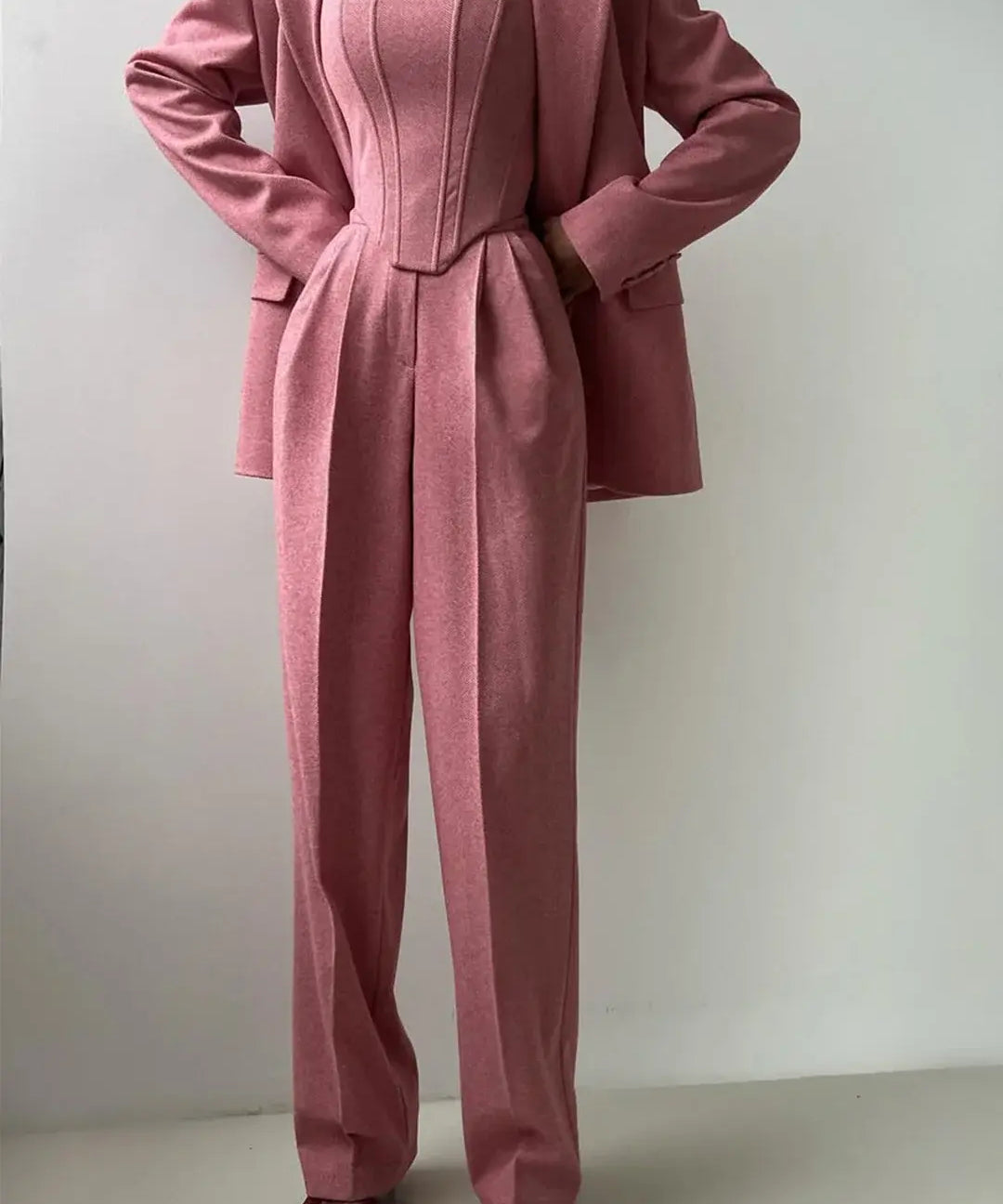 Dolce - Conjunto de Tres Piezas con Blazer de Doble Botonadura Alba Madrid