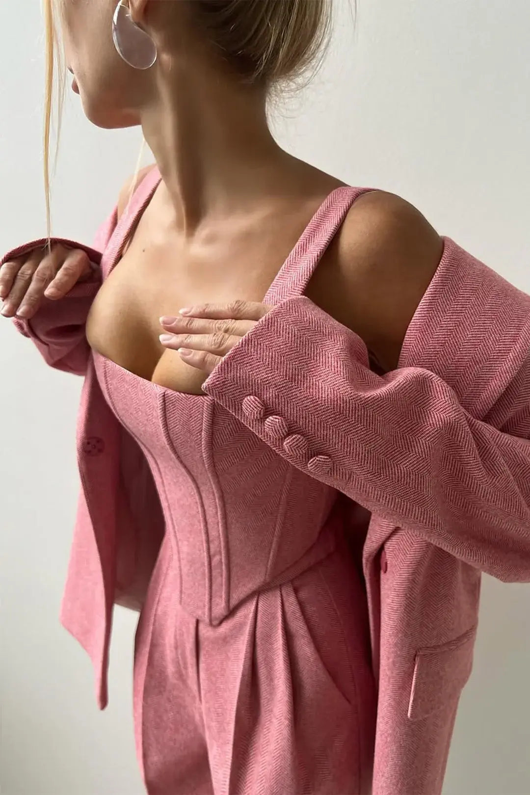 Dolce - Conjunto de Tres Piezas con Blazer de Doble Botonadura Alba Madrid