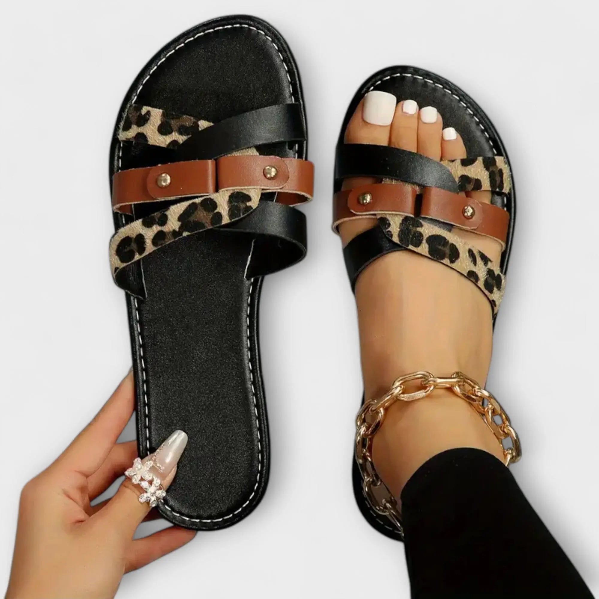 Silvia - Sandalias de leopardo con tiras cruzadas Alba Madrid